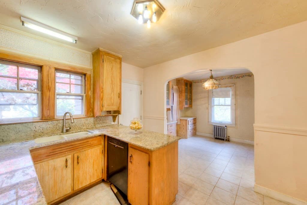 Single Family Residence at 24 Hadwen Road, Worcester MA 01602, photo 24 of 42