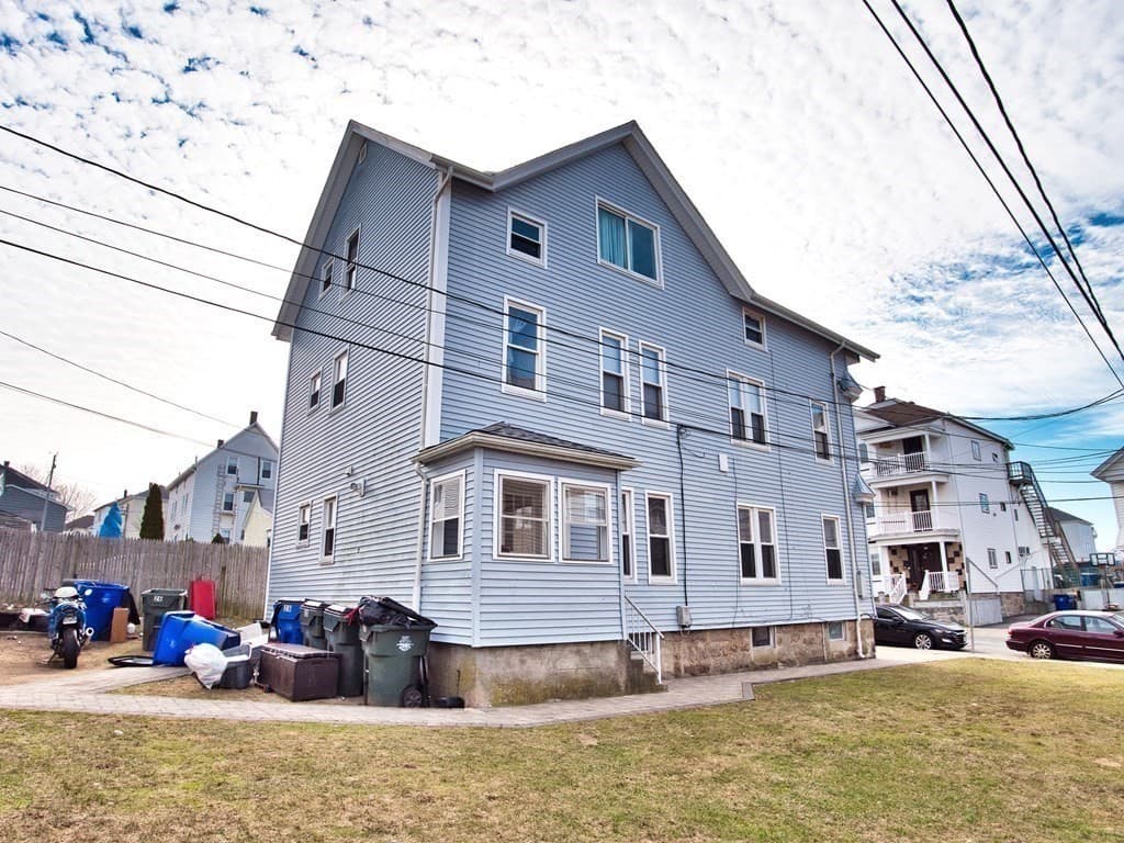 5-9 Family at 14-28 Downing St, Fall River MA 02723, photo 10 of 36