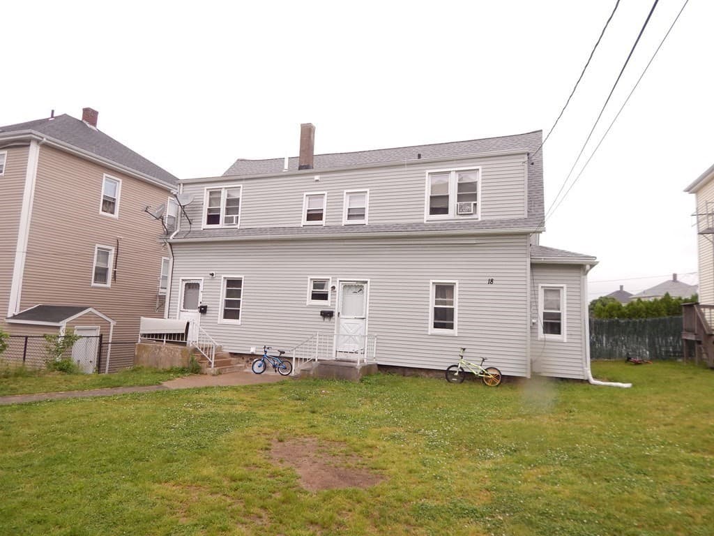 5-9 Family at 14-28 Downing St, Fall River MA 02723, photo 14 of 36