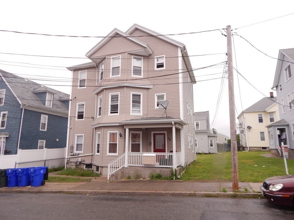 5-9 Family at 14-28 Downing St, Fall River MA 02723, photo 11 of 36