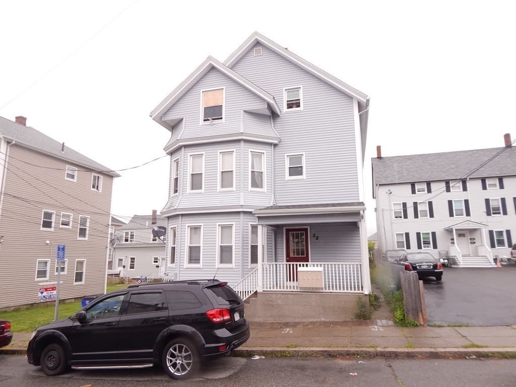 5-9 Family at 14-28 Downing St, Fall River MA 02723, photo 8 of 36