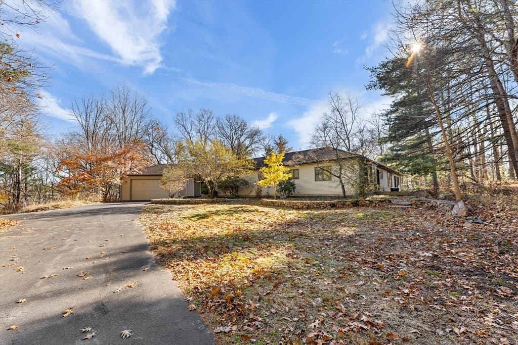 Single Family Residence at 84 Davison Dr., Lincoln MA 01773, Lincoln, photo 2 of 36
