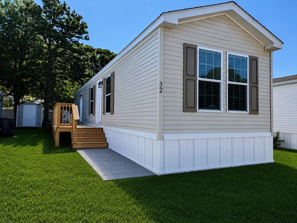 3040 Cranberry Hwy # 32, Wareham MA 02538