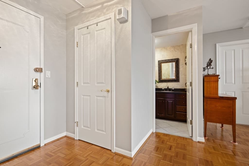 Condominium at 280 Boylston St # 908, Newton MA 02467, Newton, photo 7 of 28