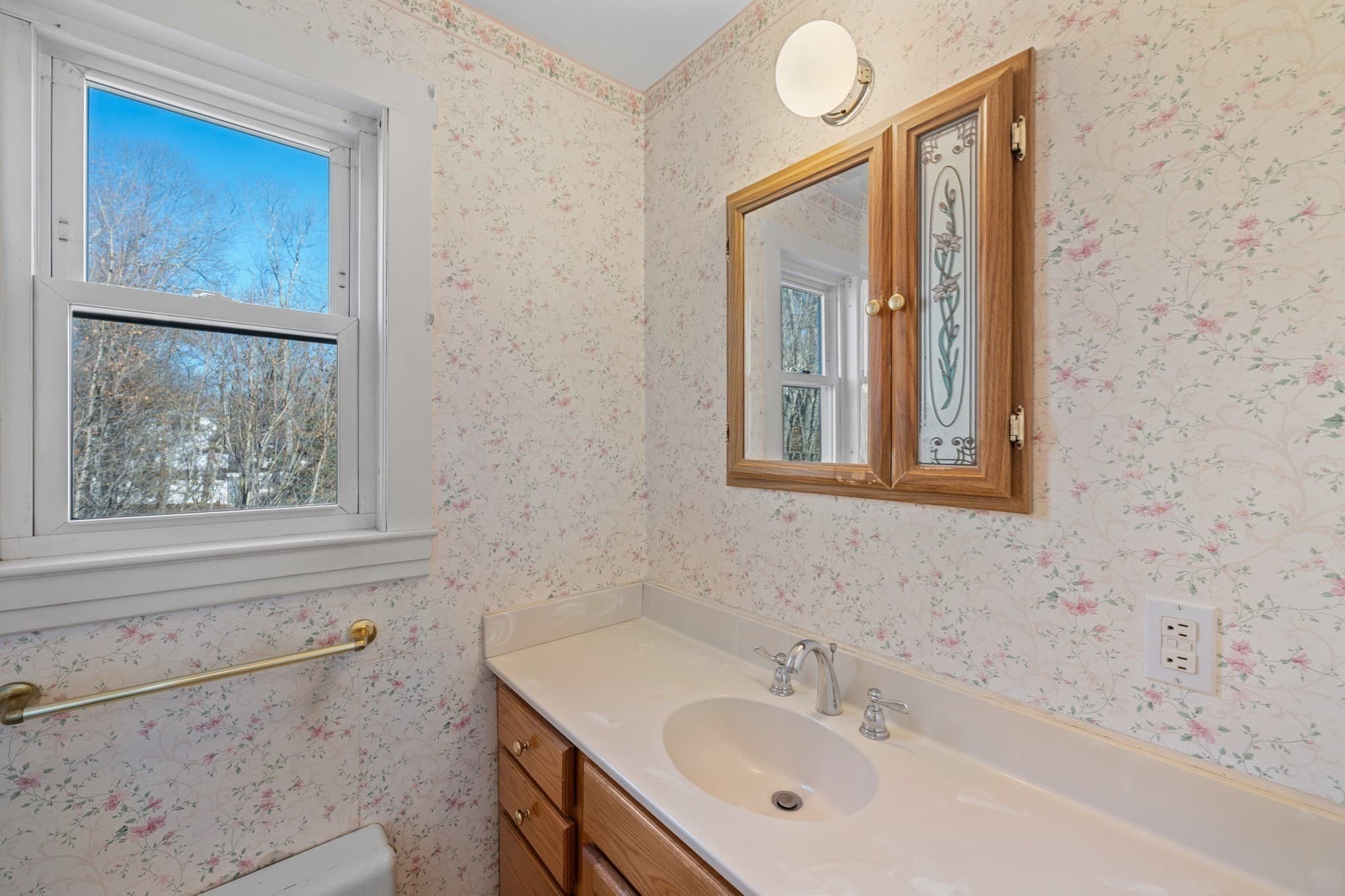 Single Family Residence at 212 Pearl St, Gardner MA 01440, photo 12 of 41