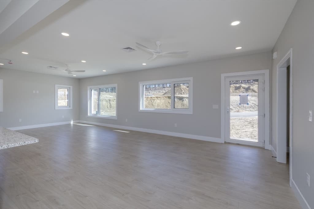 Condex at 21 Windsor Lane # B, Hudson NH 03051, Hudson, photo 27 of 28