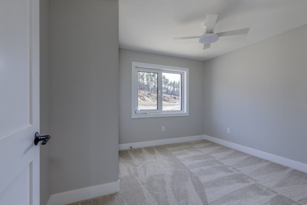 Condex at 21 Windsor Lane # B, Hudson NH 03051, Hudson, photo 26 of 28