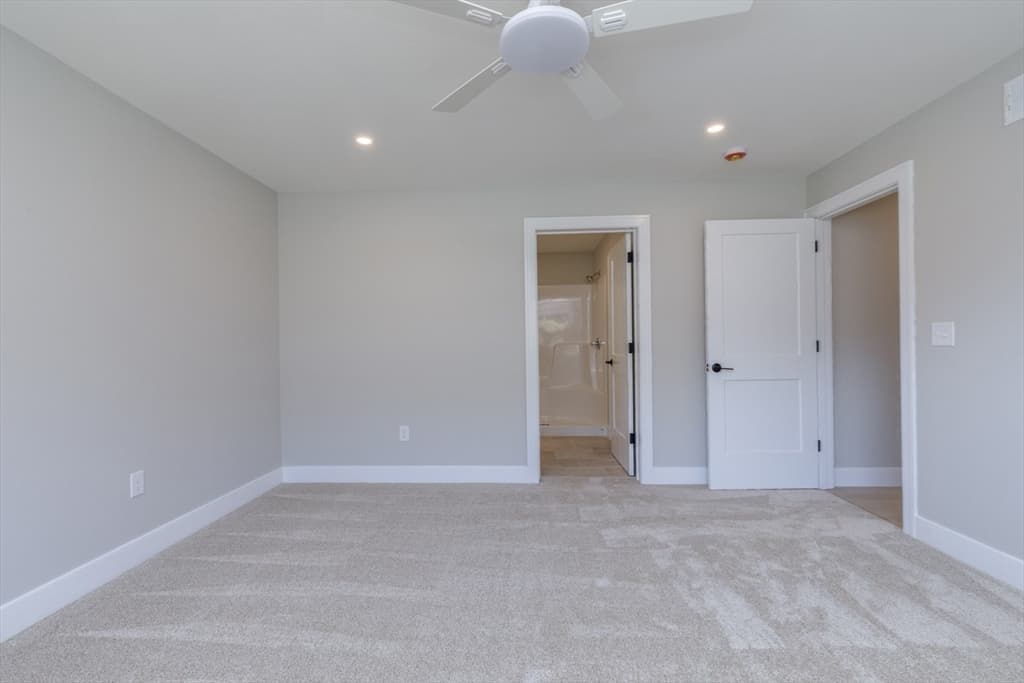Condex at 21 Windsor Lane # B, Hudson NH 03051, Hudson, photo 20 of 28