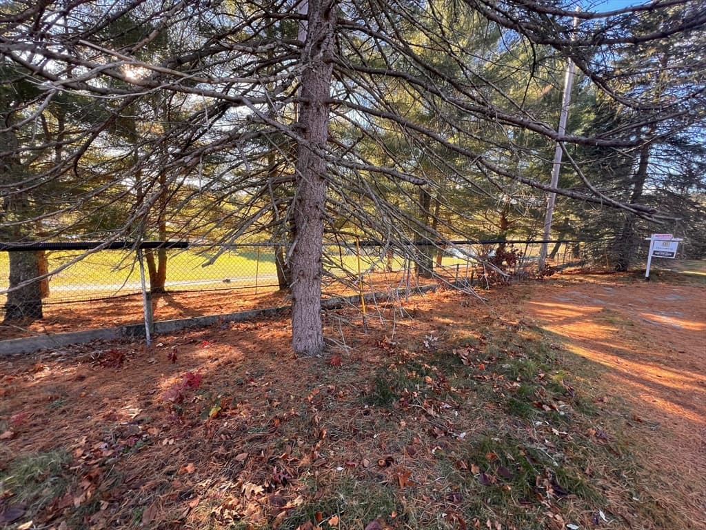 31 Reservoir Ave, Lakeville MA 02347 photo 3
