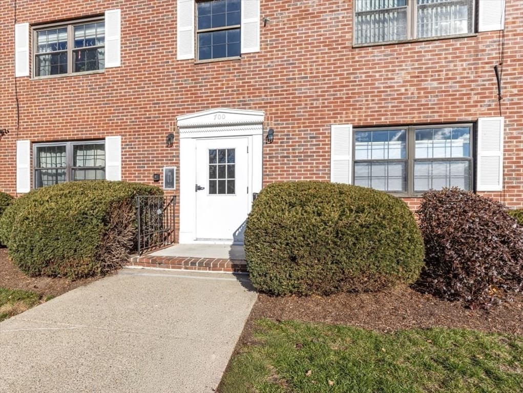 Condominium at 360 Neponset Street # 702, Canton MA 02021, Canton, photo 2 of 21