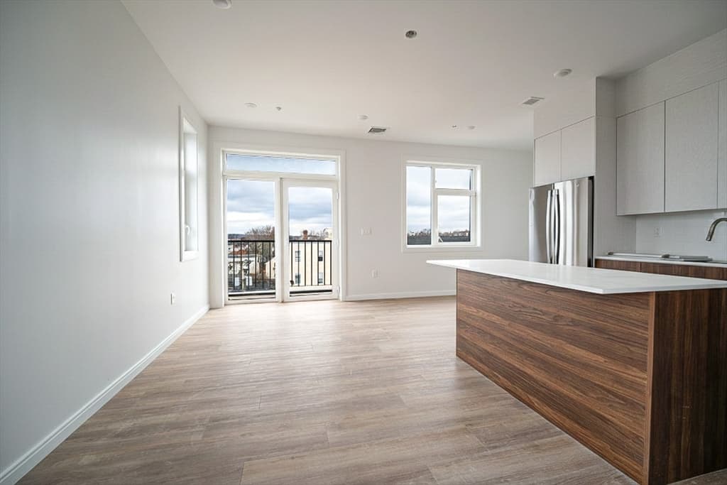 5+ Family - 5+ Units Up/Down at 13 Warwick Street, Somerville MA 02144, Somerville, photo 6 of 19