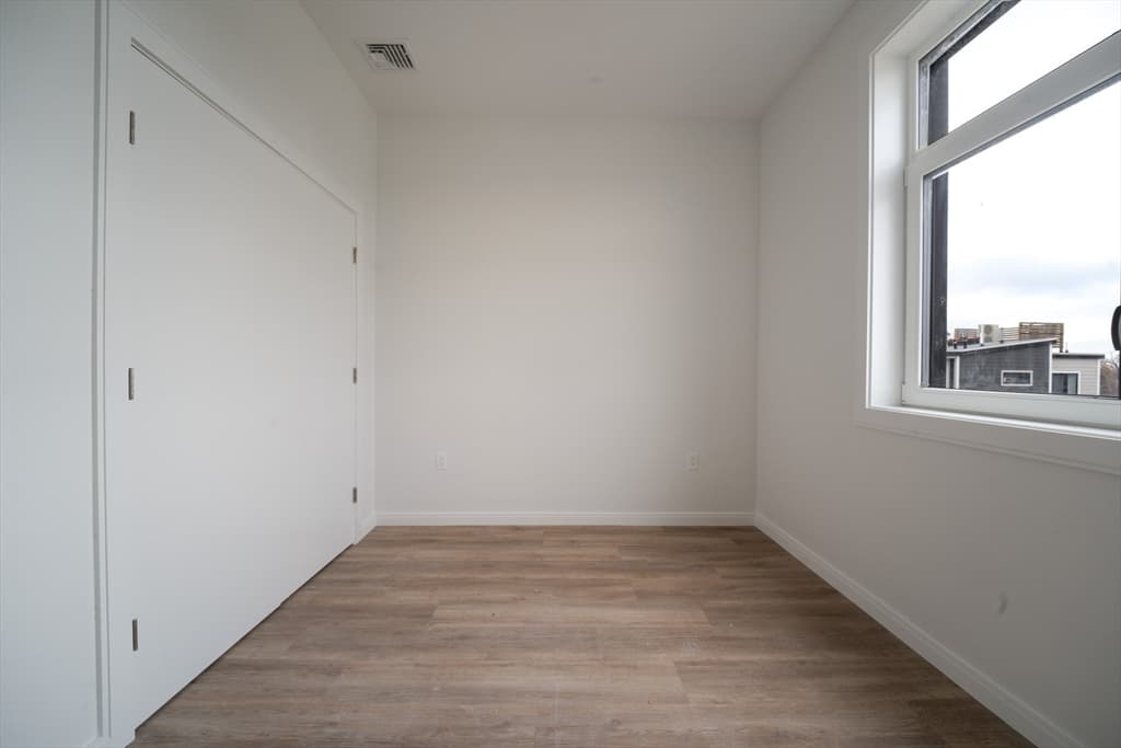5+ Family - 5+ Units Up/Down at 13 Warwick Street, Somerville MA 02144, Somerville, photo 7 of 19