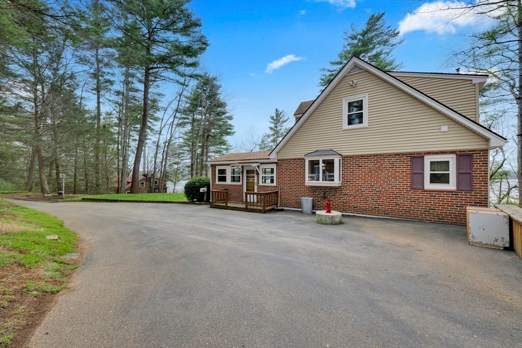 Single Family Residence at 172 Stone Rd, East Brookfield MA 01515, East Brookfield, photo 3 of 29