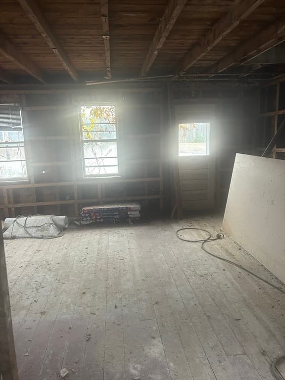 233 Marion Rd, Wareham MA 02571 photo 4