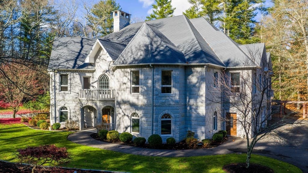 219 Chase Rd., Dartmouth MA 02747