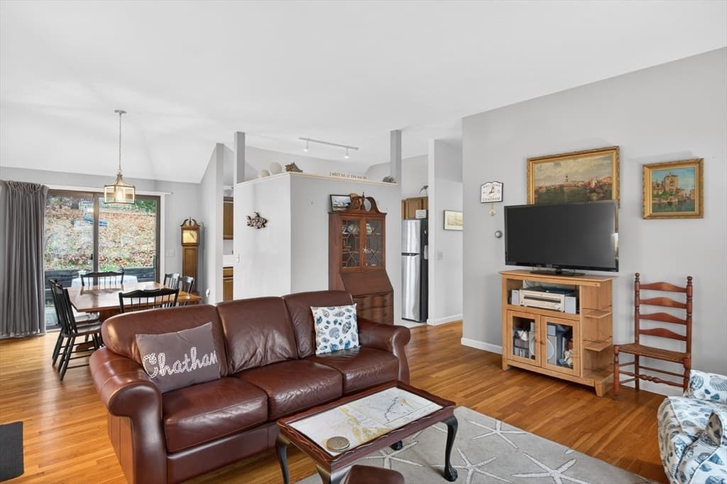 Single Family Residence at 33 Duck Marsh Ln, Chatham MA 02633, Chatham, photo 12 of 36