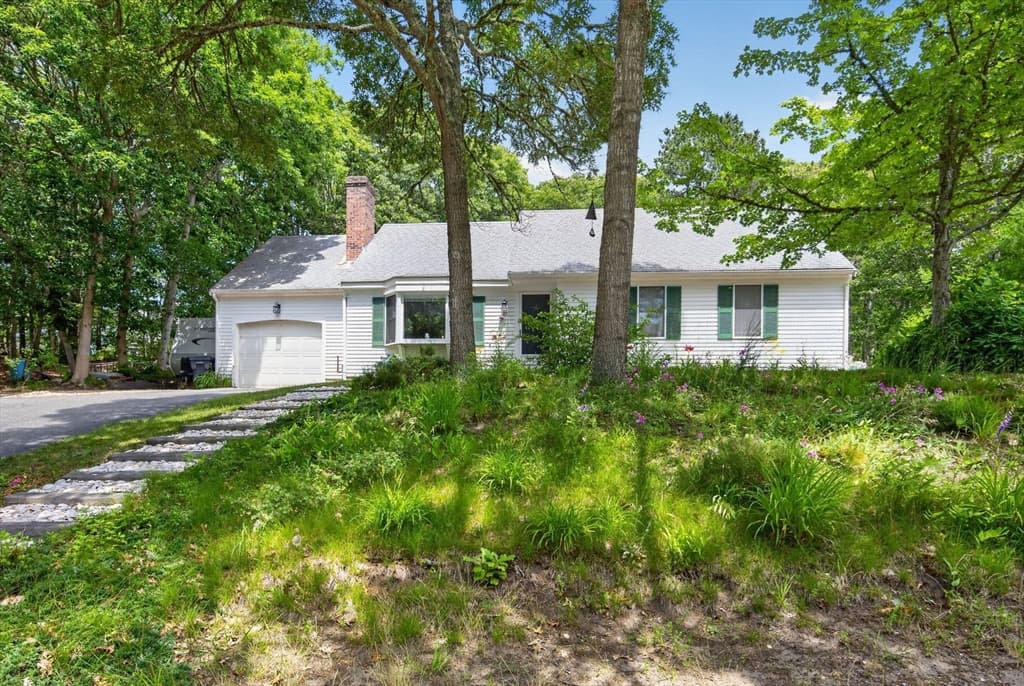 33 Duck Marsh Ln, Chatham MA 02633