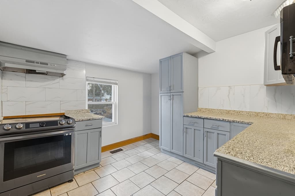 Single Family Residence at 56 N Warren Ave, Brockton MA 02301, photo 7 of 26