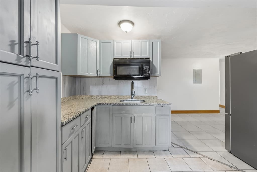 Single Family Residence at 56 N Warren Ave, Brockton MA 02301, photo 9 of 26
