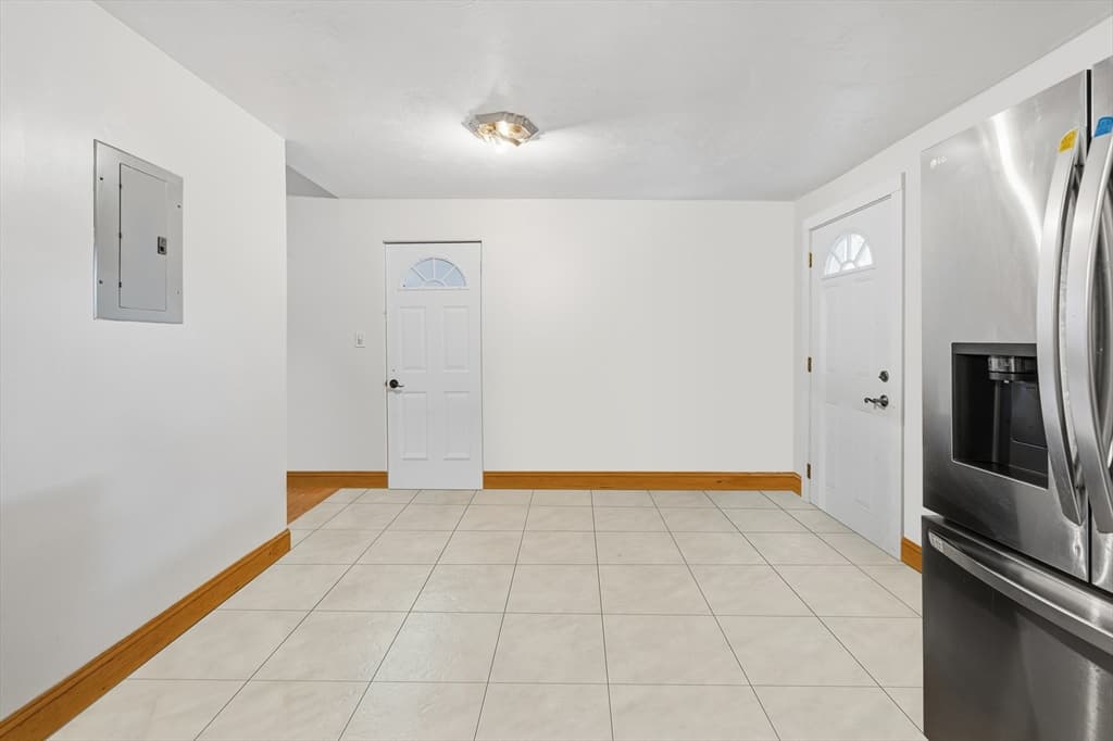 Single Family Residence at 56 N Warren Ave, Brockton MA 02301, photo 10 of 26
