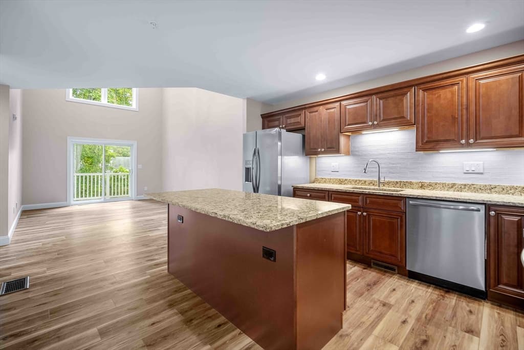 4 Sabrina Way # F, Agawam MA 01001