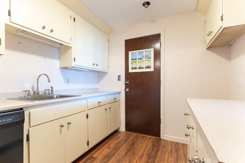 Condominium at 273 West Main St # B12, Marlborough MA 01752, Marlborough, photo 13 of 37