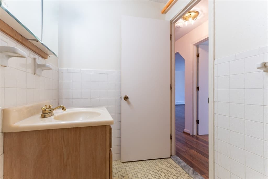 Condominium at 273 West Main St # B12, Marlborough MA 01752, Marlborough, photo 26 of 37