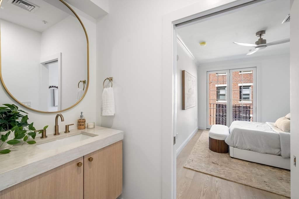 Condominium at 51 North Margin St # 3, Boston MA 02113, photo 12 of 19