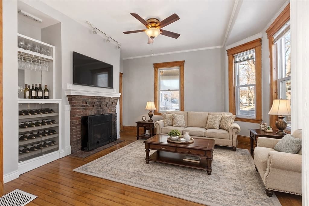 3 Franconia St, Worcester MA 01602 photo 8