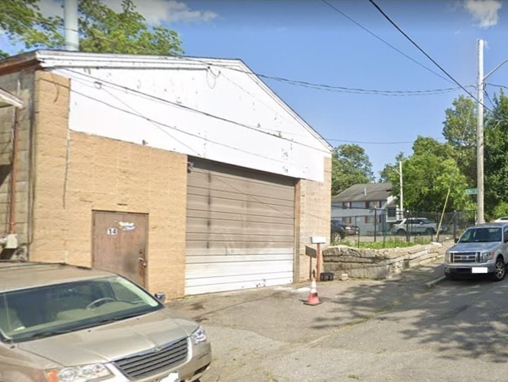 14 Carlton St, Lowell MA 01851