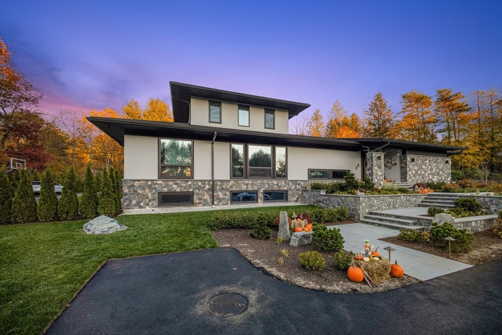 15 Myles Standish Rd, Weston MA 02493