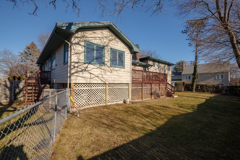 Single Family Residence at 11 Angenica Ter, Marblehead MA 01945, photo 6 of 11
