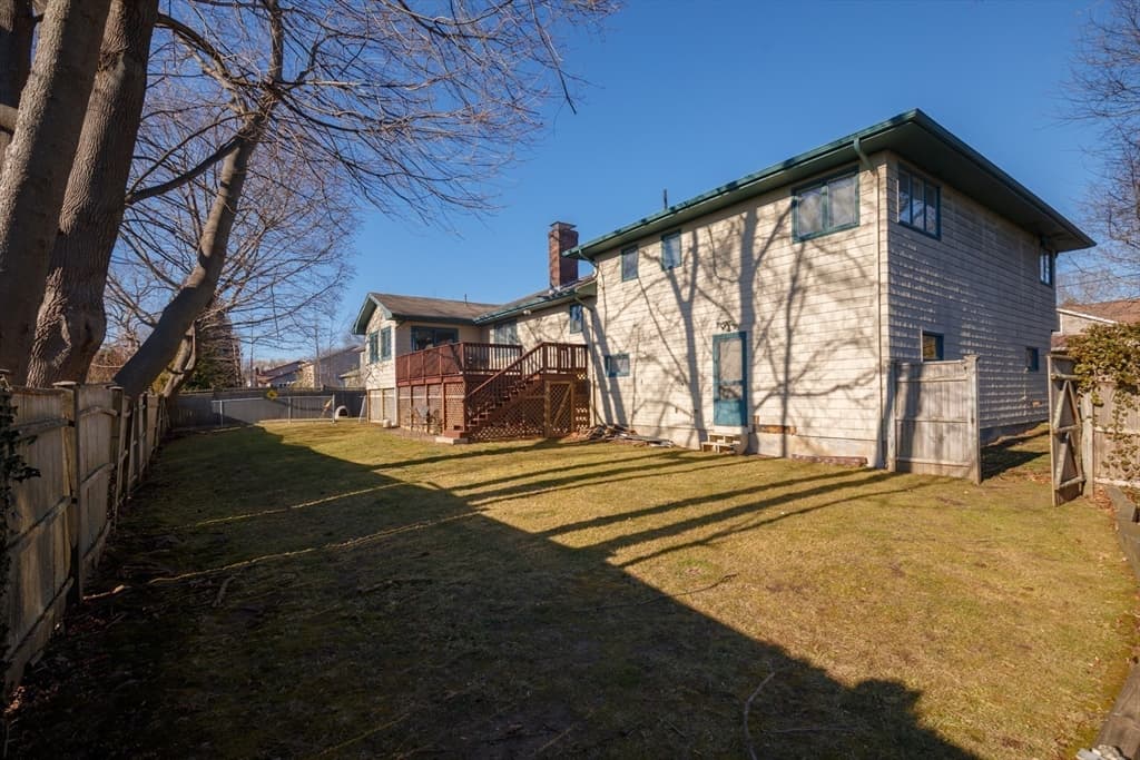 Single Family Residence at 11 Angenica Ter, Marblehead MA 01945, photo 7 of 11