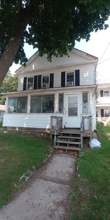 23-27 West St, Ware MA 01082