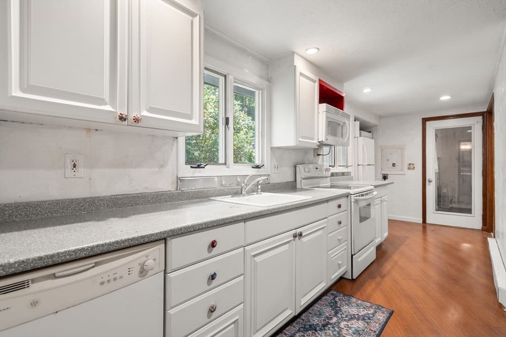 Single Family Residence at 7 Victoria Ave, Rutland MA 01543, Rutland, photo 6 of 17