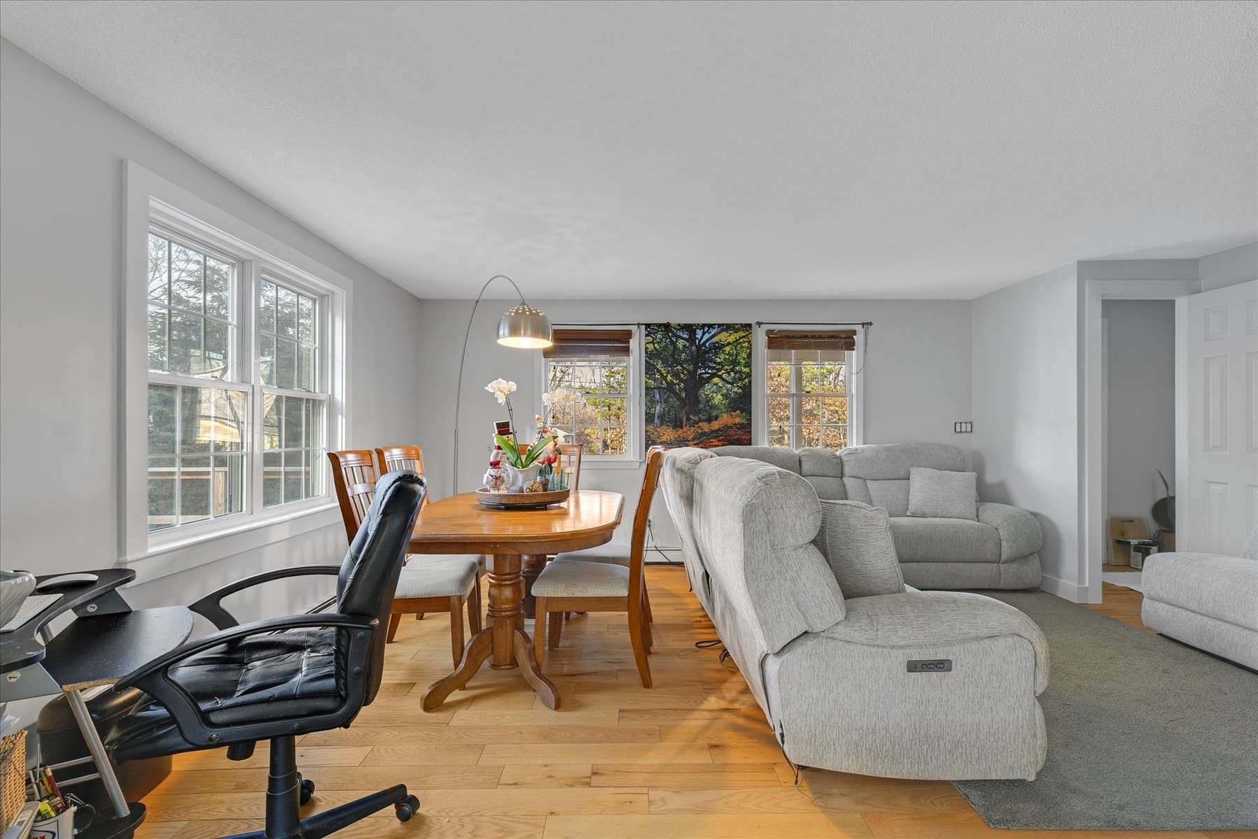 Single Family Residence at 116 Franklin Ter, Tisbury MA 02568, photo 5 of 38