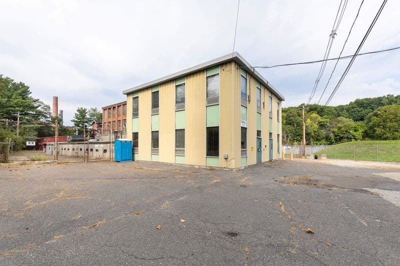 5+ Family - 5+ Units Up/Down at 35 Lower Grape St, Chicopee MA 01013, photo 29 of 31