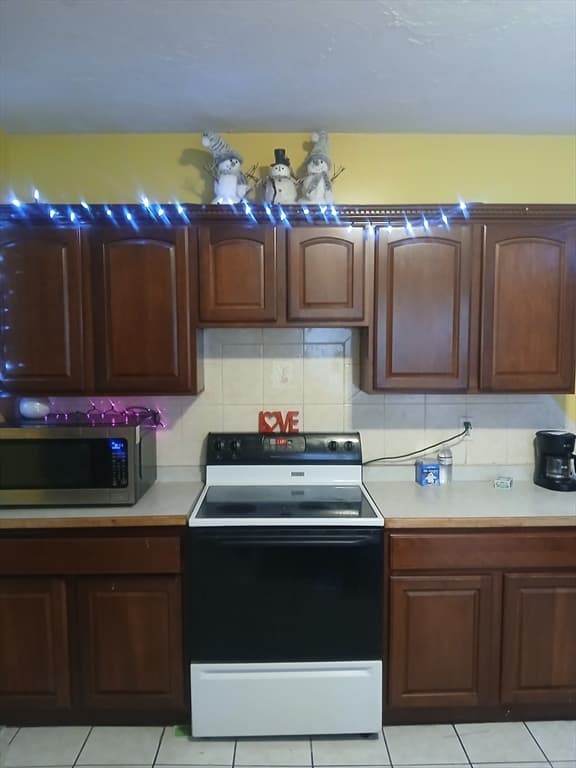 3 Family at 156 Summer St, Fitchburg MA 01420, photo 20 of 36