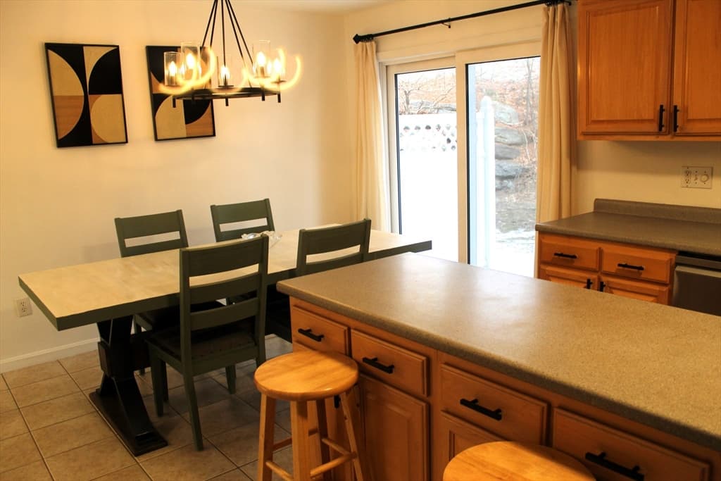 Condominium at 38 Georgetown Drive # 38, Nashua NH 03062, Nashua, photo 8 of 26