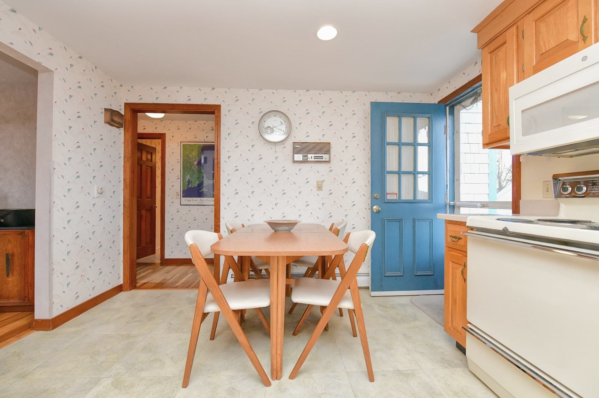 Single Family Residence at 18 Gibbs Road, Bourne MA 02562, Bourne, photo 6 of 42