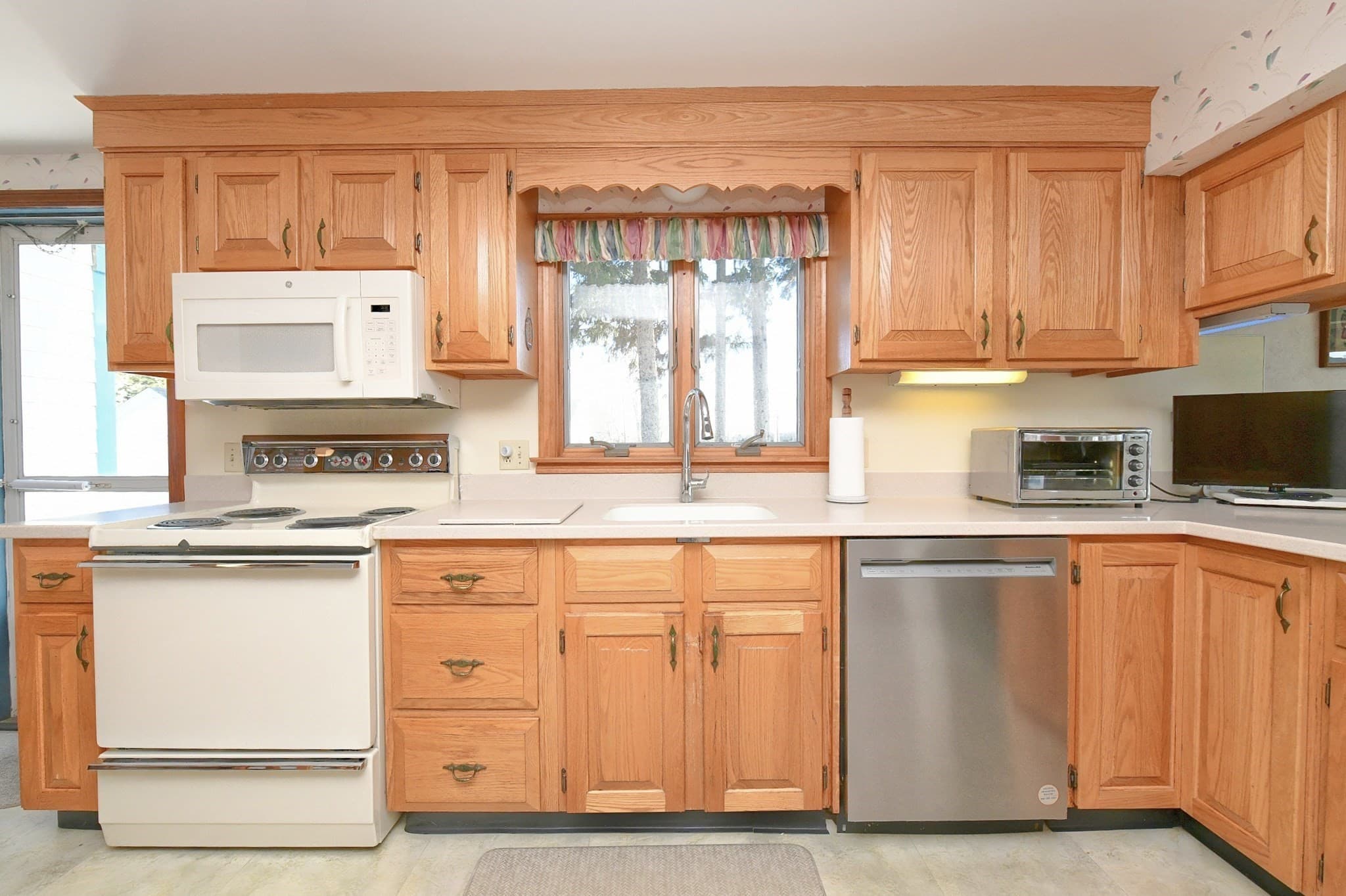 Single Family Residence at 18 Gibbs Road, Bourne MA 02562, Bourne, photo 7 of 42