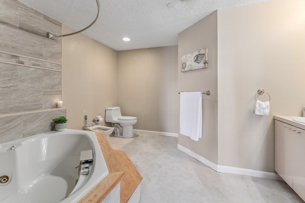 65 Lake Avenue # 1008, Worcester MA 01604 photo 15