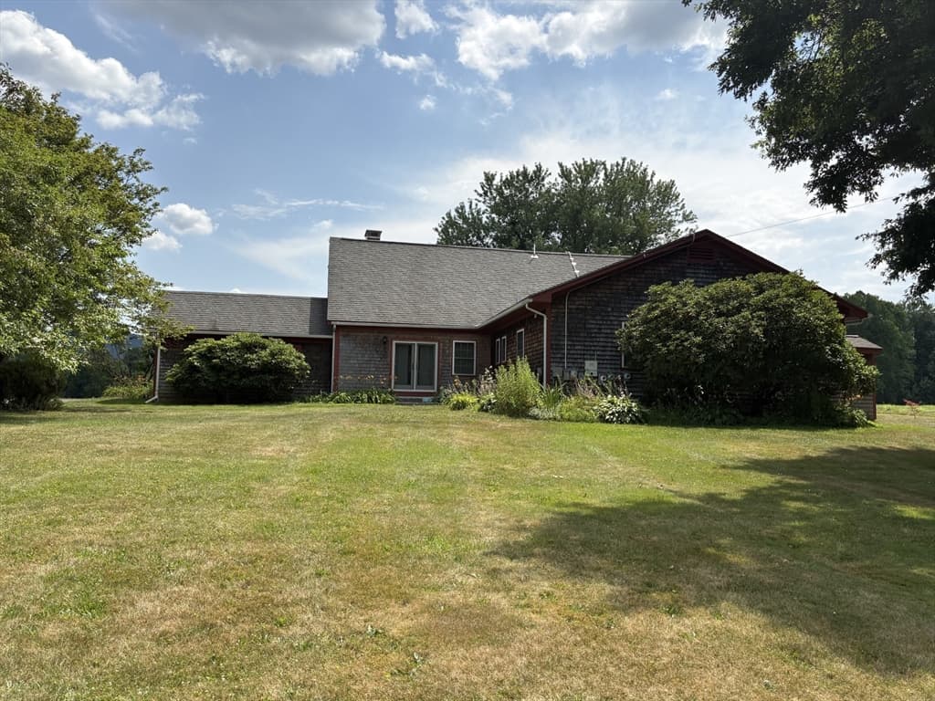 89 Potwine Ln, Amherst MA 01002