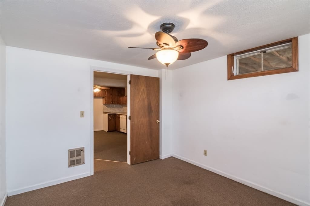 89 Potwine Ln, Amherst MA 01002 photo 28