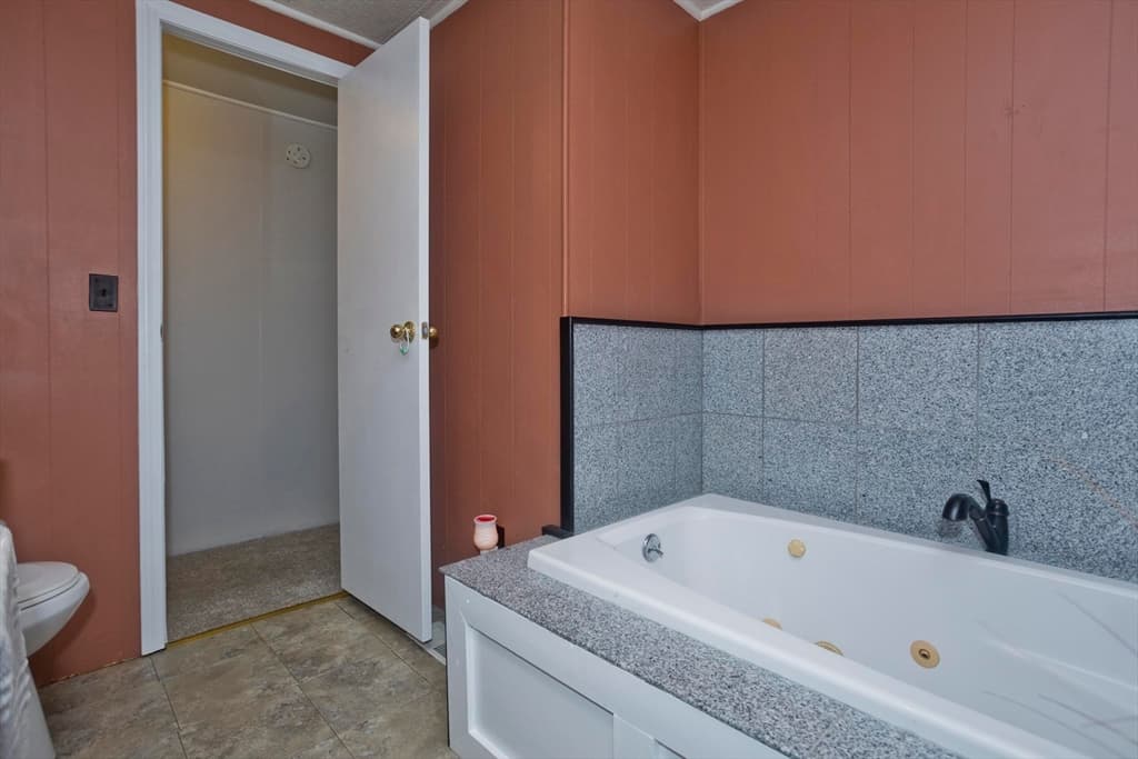 93 Grochmal Avenue # 12, Springfield MA 01151 photo 17