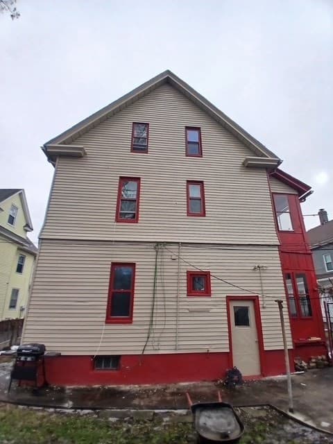 2 Family - 2 Units Up/Down at 32 Wendell Pl, Springfield MA 01105, Springfield, photo 4 of 12