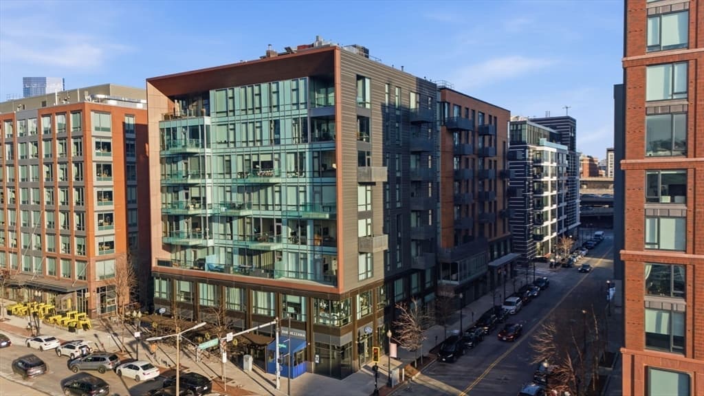 Condominium at 32 Traveler St # 411, Boston MA 02118, photo 9 of 19