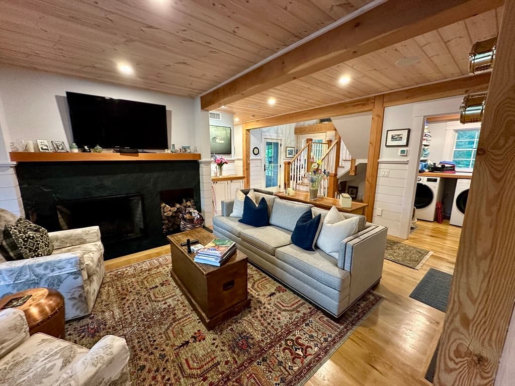 Single Family Residence at 96 Hammett Ln, Chilmark MA 02535, photo 14 of 42