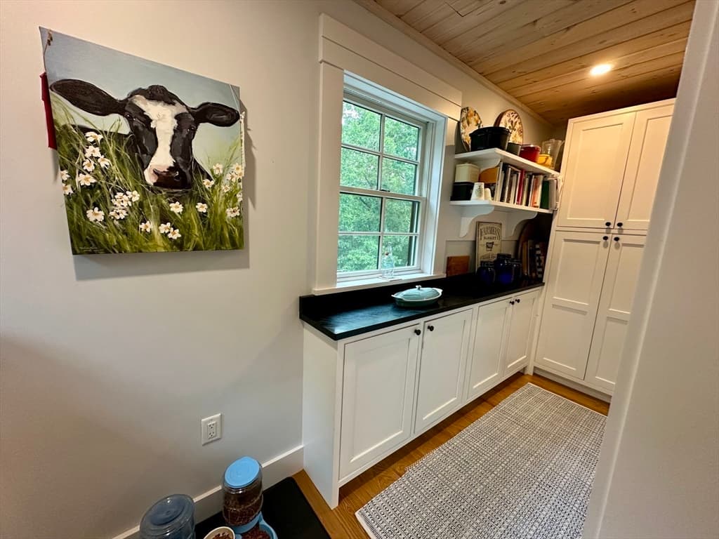Single Family Residence at 96 Hammett Ln, Chilmark MA 02535, photo 15 of 42