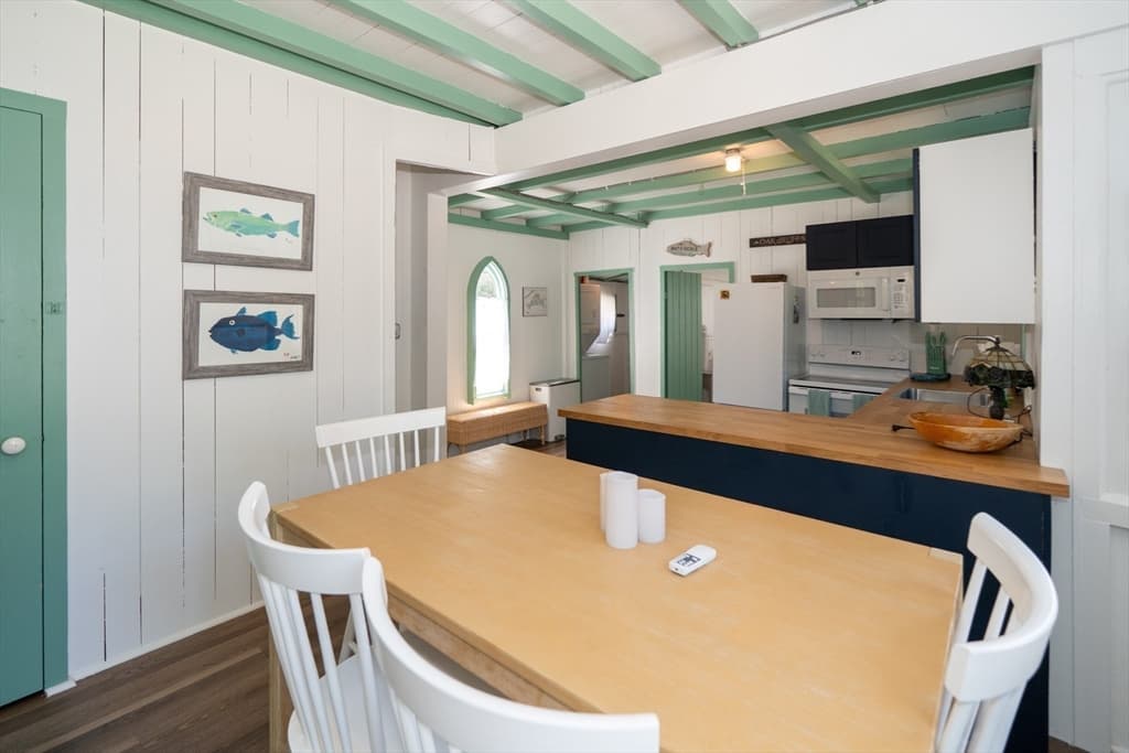 Single Family Residence at 9 Brunswick, Oak Bluffs MA 02557, photo 12 of 36
